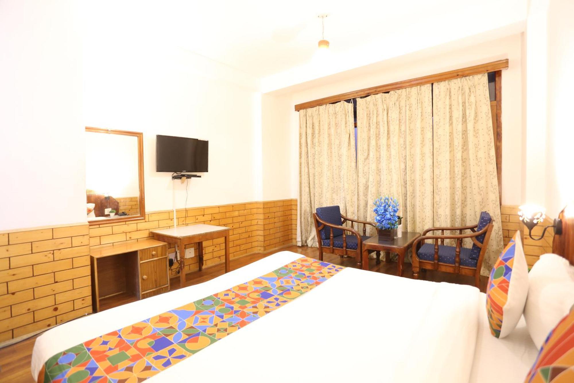 Hotel Surbhi Vashist Bagian luar foto