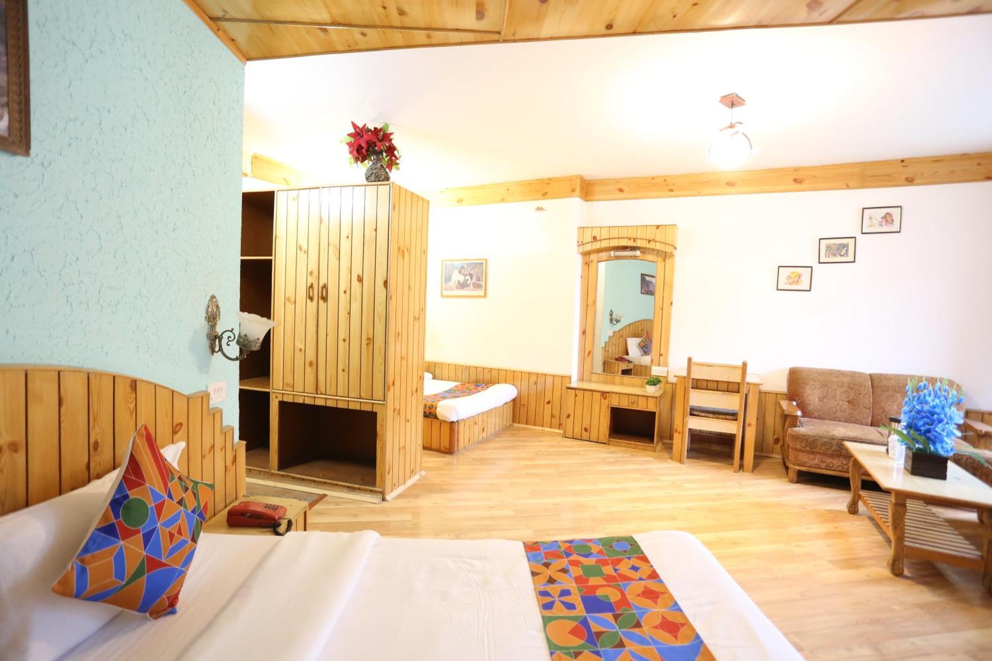 Hotel Surbhi Vashist Bagian luar foto