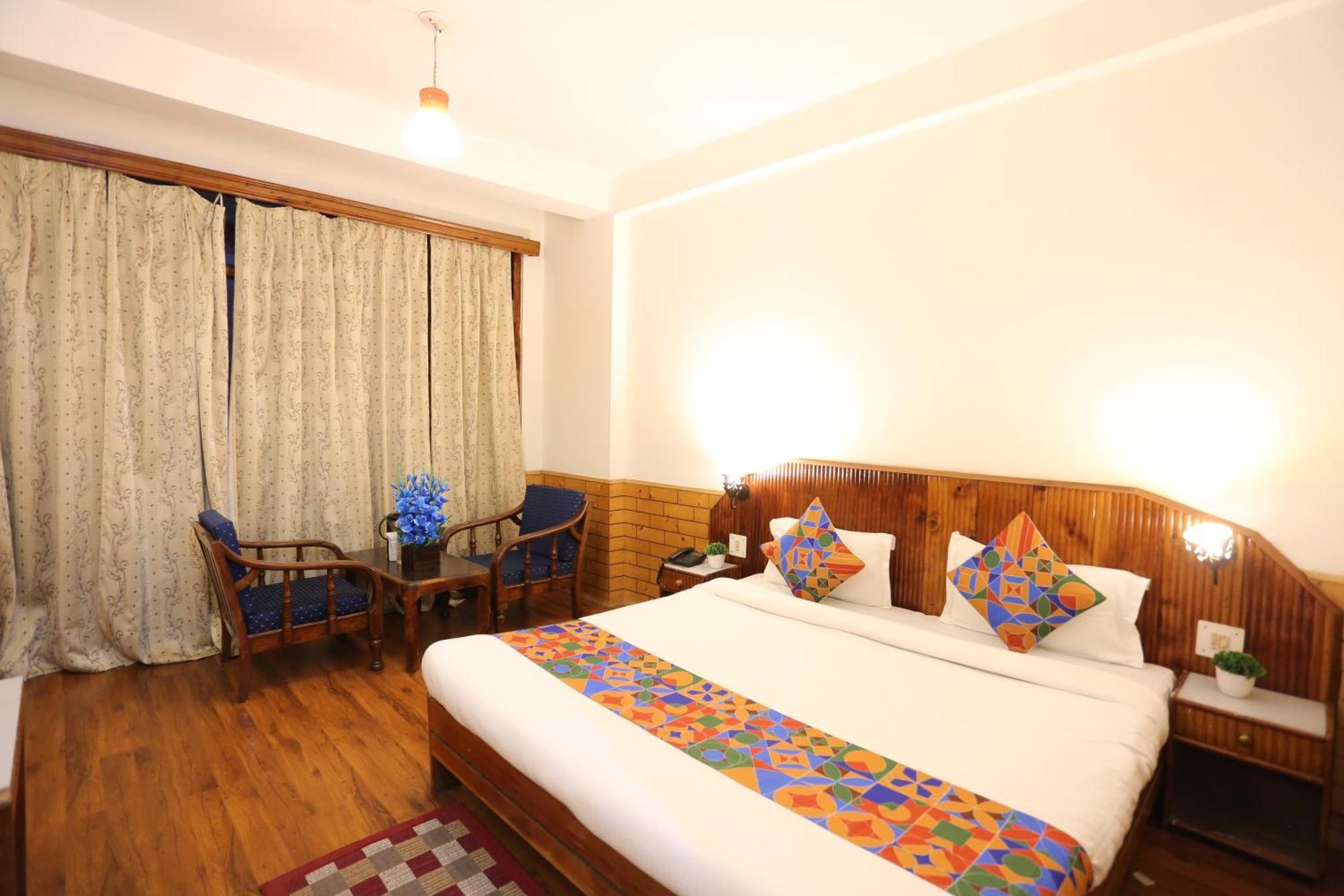 Hotel Surbhi Vashist Bagian luar foto