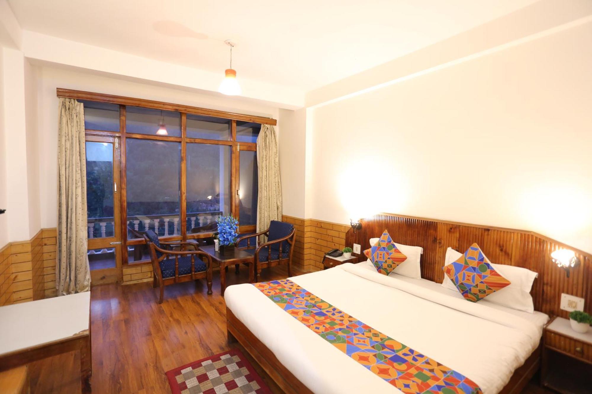 Hotel Surbhi Vashist Bagian luar foto