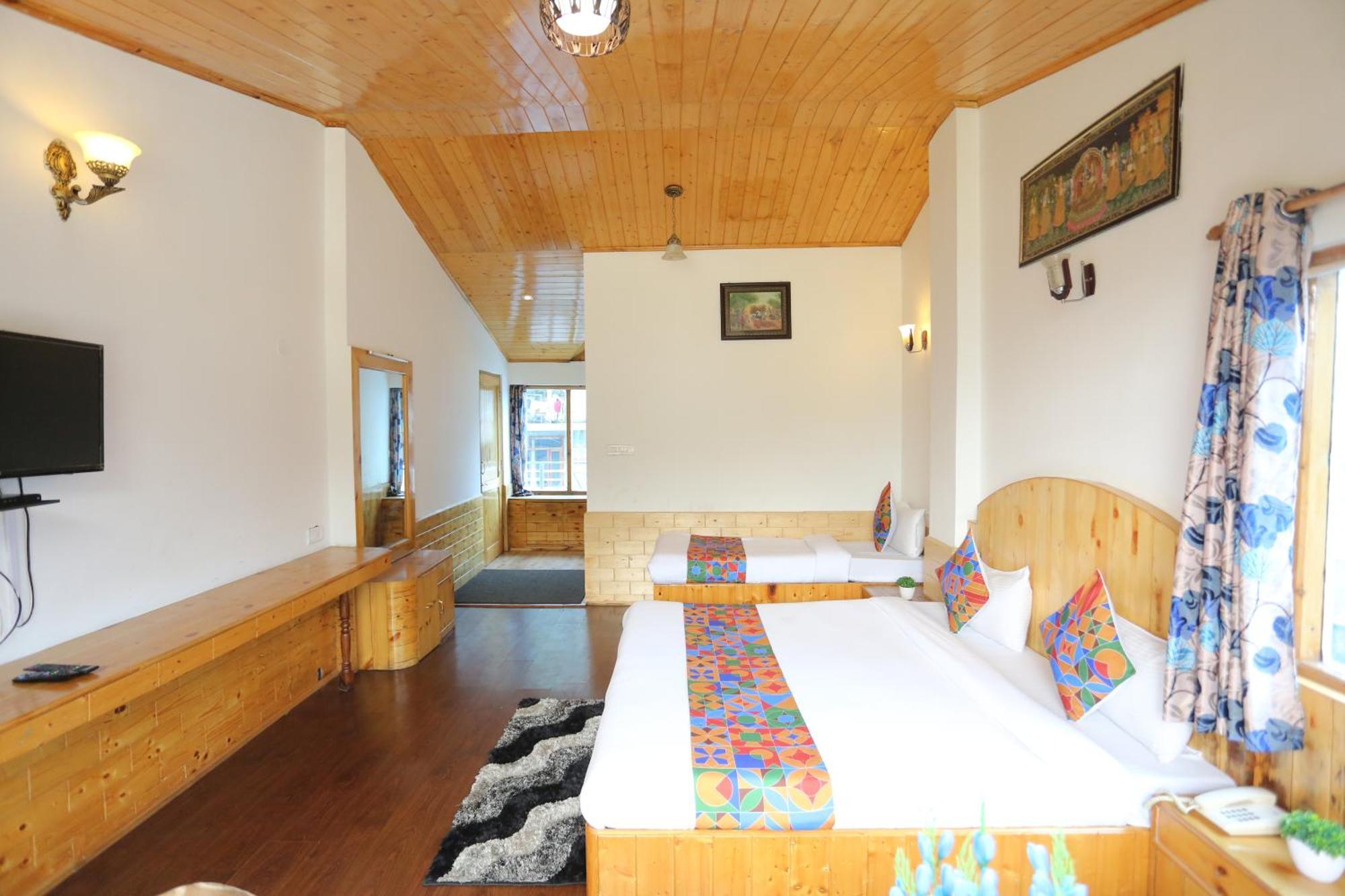 Hotel Surbhi Vashist Bagian luar foto