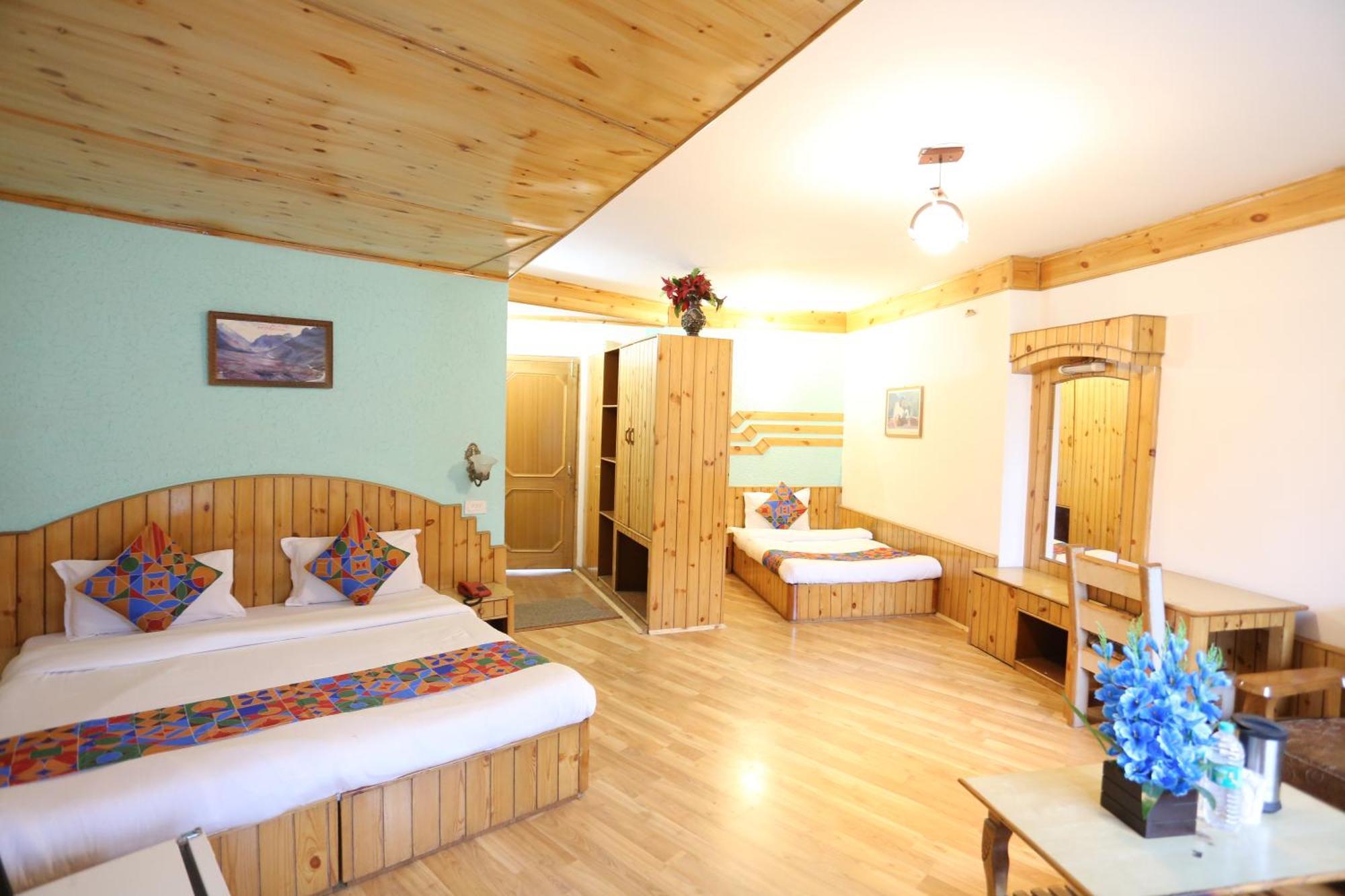 Hotel Surbhi Vashist Bagian luar foto