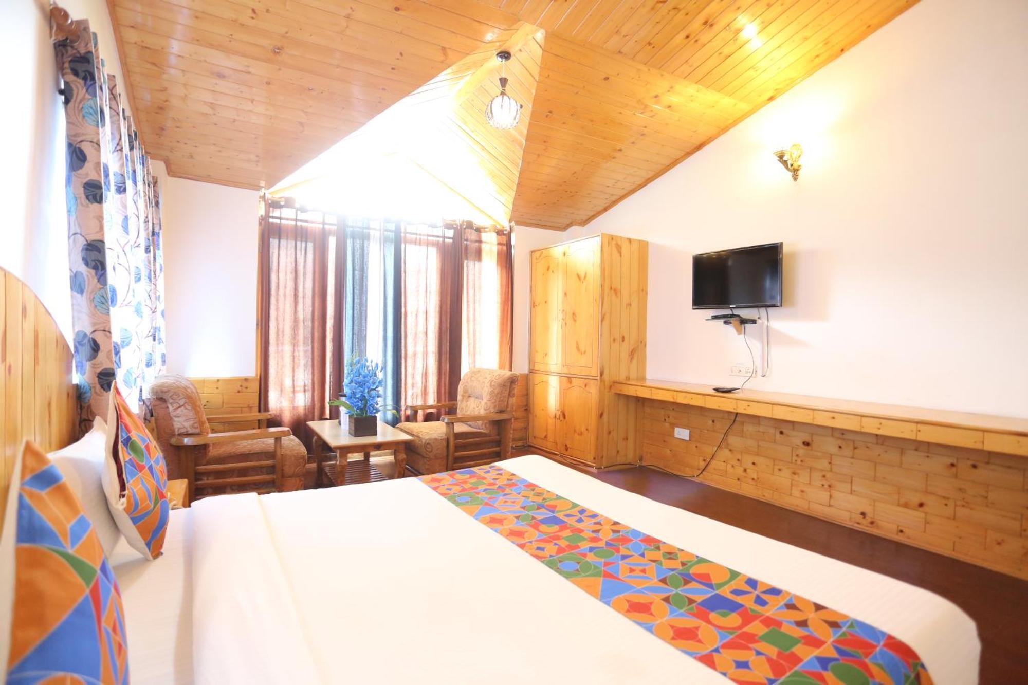 Hotel Surbhi Vashist Bagian luar foto