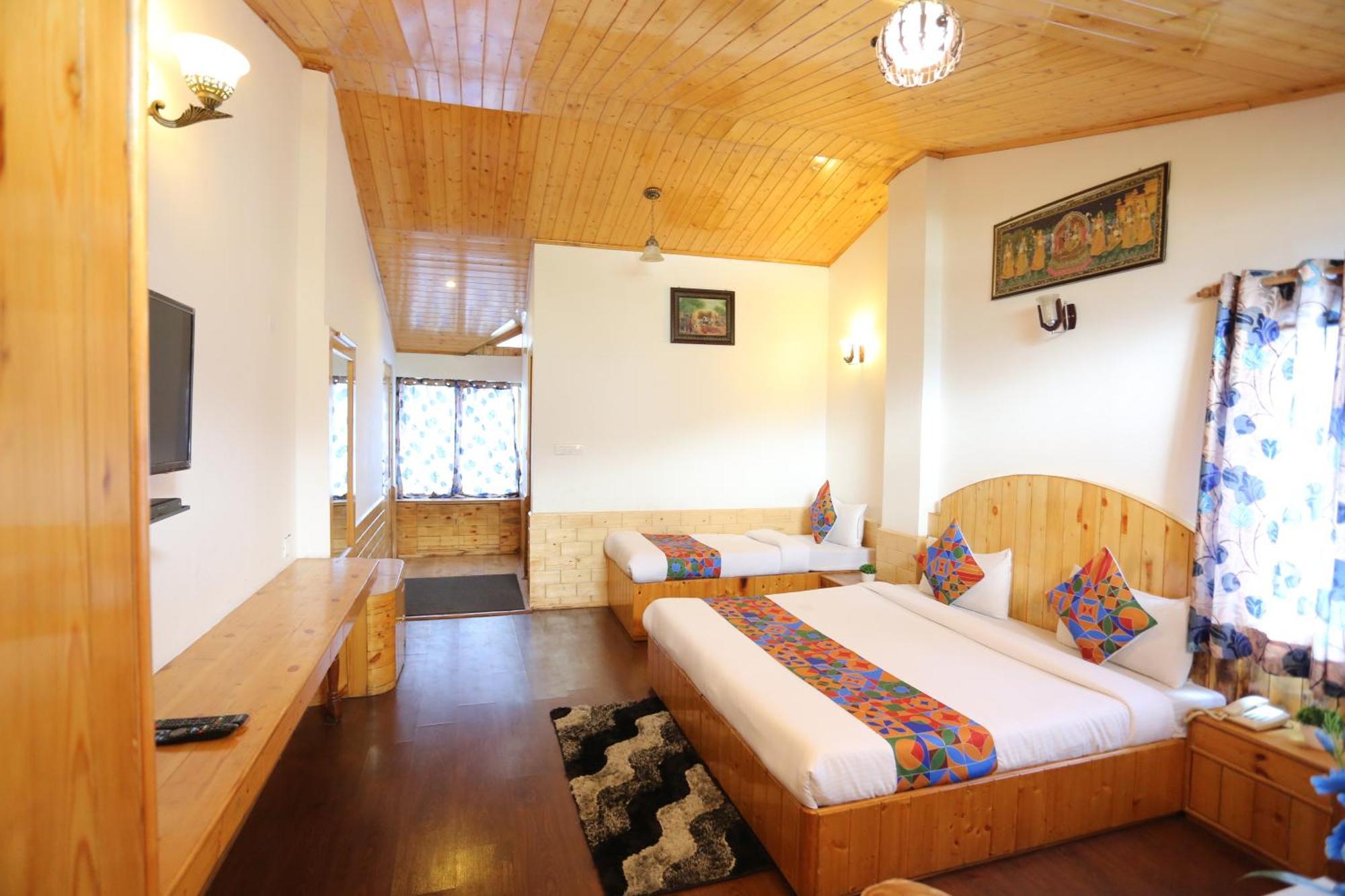 Hotel Surbhi Vashist Bagian luar foto