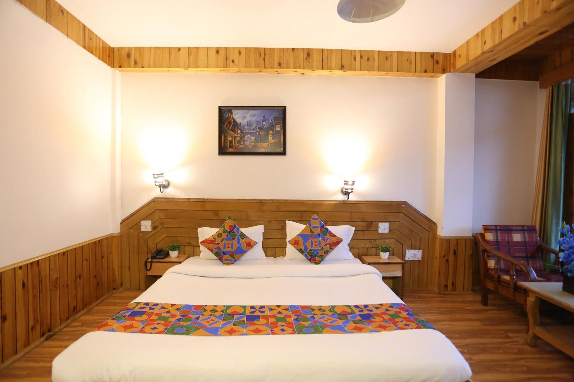 Hotel Surbhi Vashist Bagian luar foto