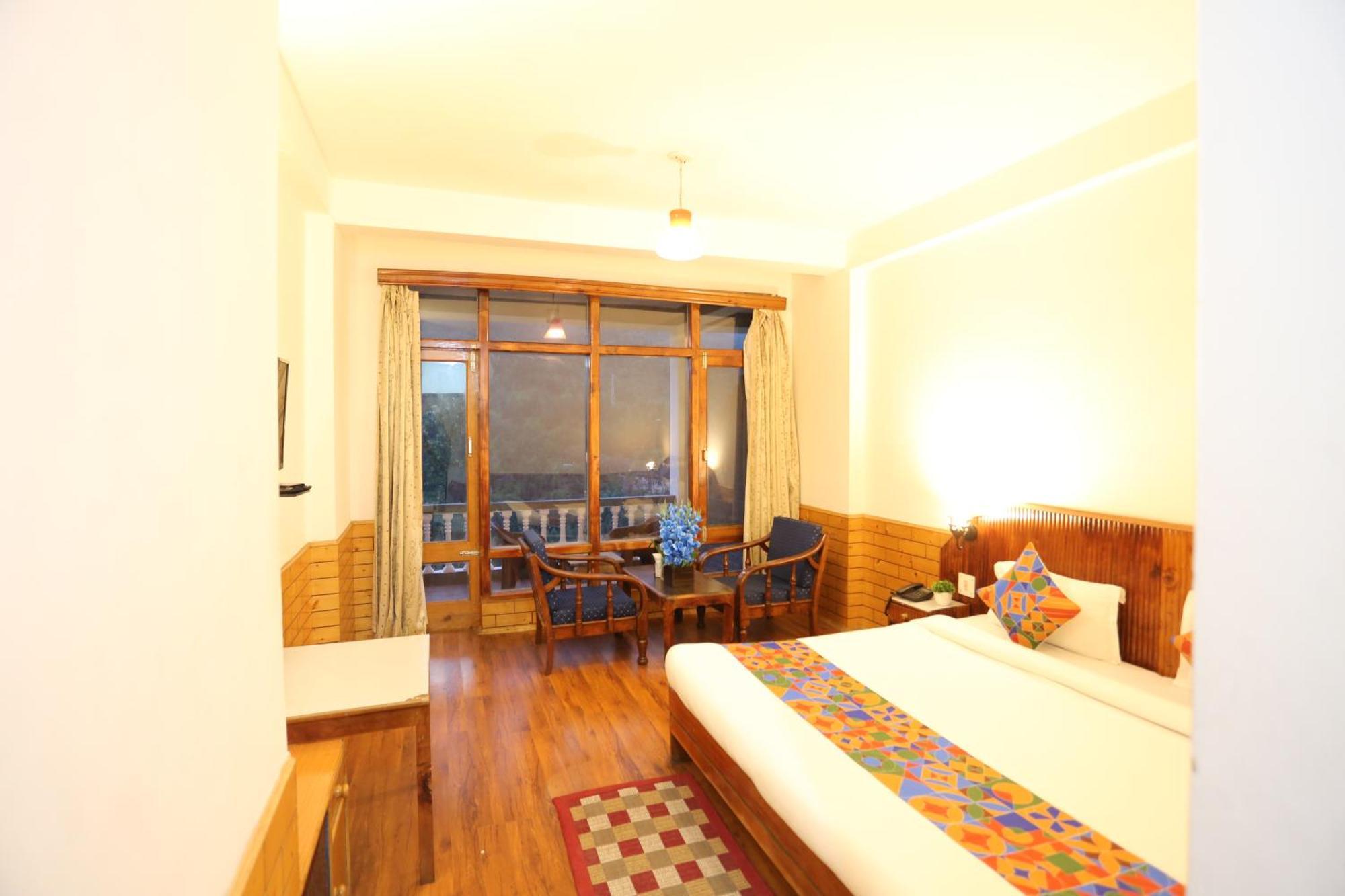 Hotel Surbhi Vashist Bagian luar foto
